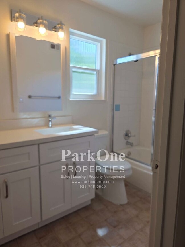 Foto del edificio - 1501 Fieldcrest Dr