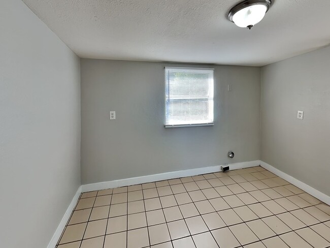Foto del edificio - 5701 E 30th Ave