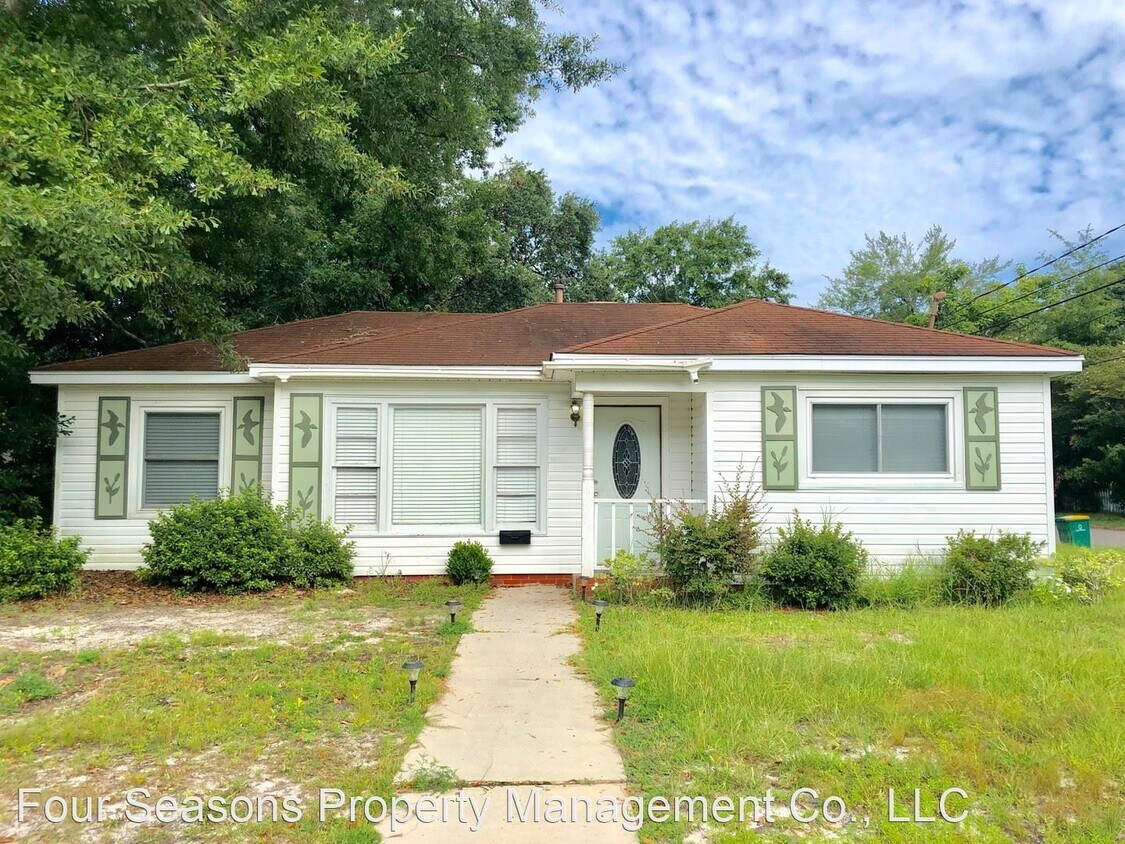 Primary Photo - 3 br, 1 bath House - 272 Dewey Circle