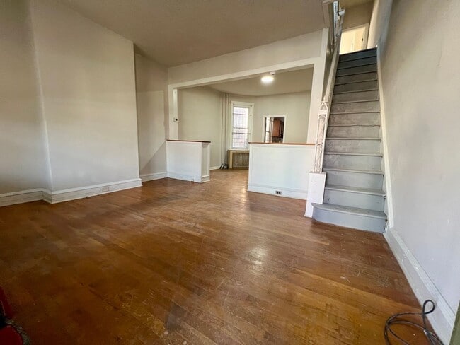 Building Photo - Stunning 3-Bedroom Townhome in Kingsessing! Available mid-April!