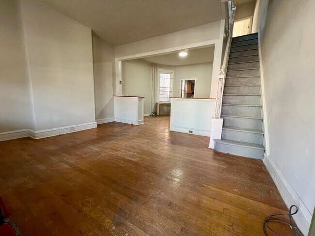 Foto del edificio - Stunning 3-Bedroom Townhome in Kingsessing! Available mid-April!