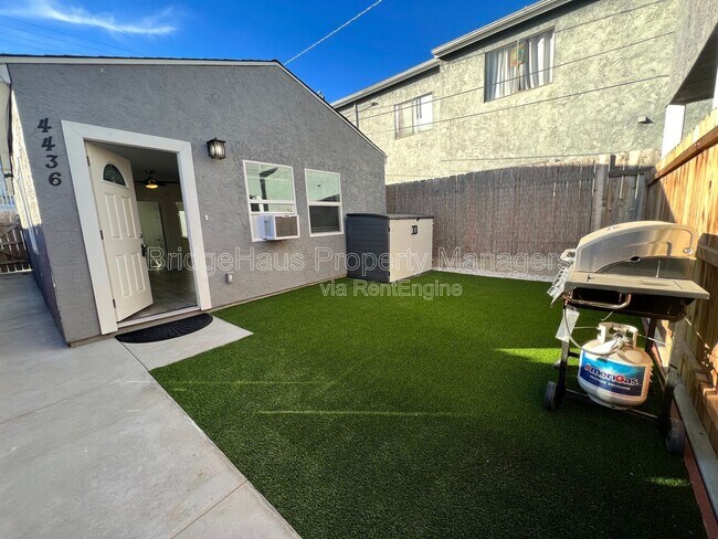 Foto del edificio - 4436 Cherokee Ave