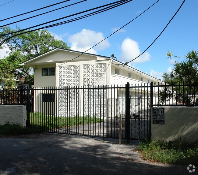 Foto del edificio - 751 NE 83rd Ter