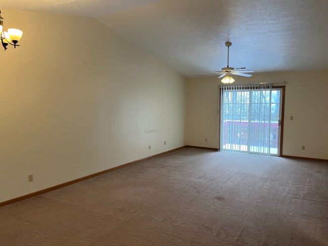 Building Photo - 5573 Tall Pines Pkwy