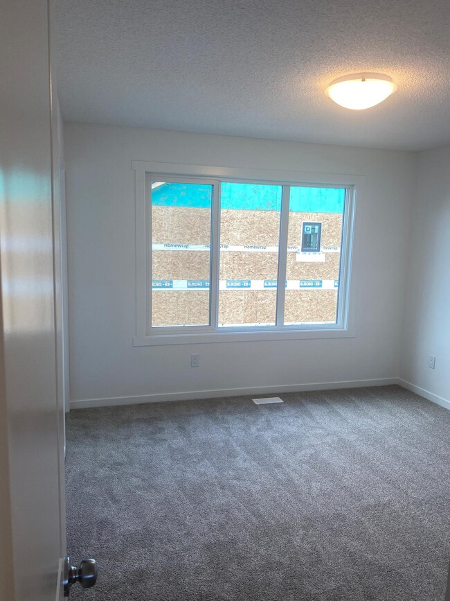 Building Photo - 1025 Secord Promenade