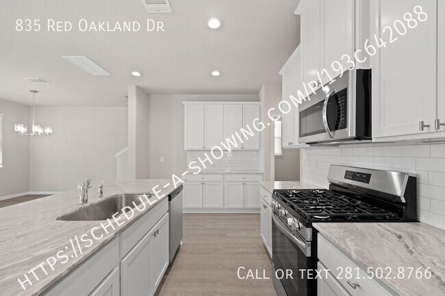 Building Photo - 835 Oakland Dr