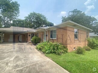 Building Photo - 401 West Dr