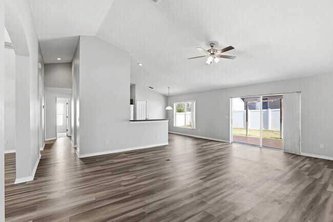 Building Photo - 1791 Florence Vista Blvd