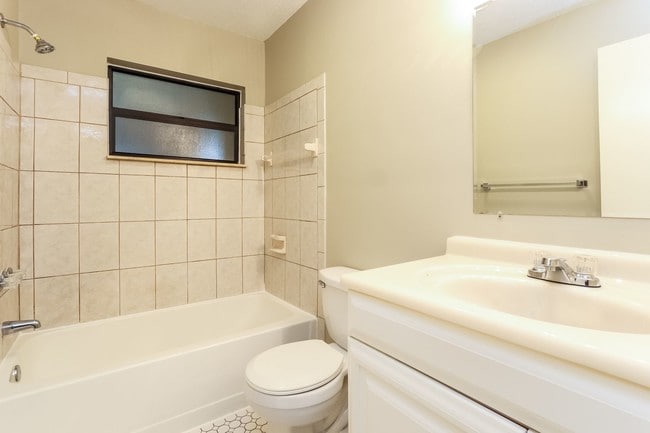 Building Photo - 438 Belmont Ave
