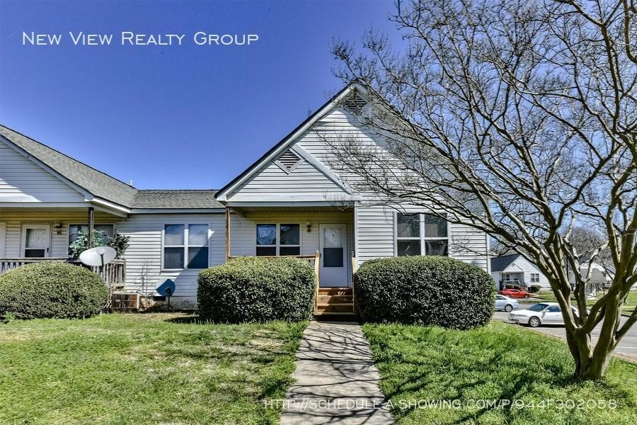 312 Hoskins Mill Ln Unit D, Charlotte, NC 28208 Room for Rent in