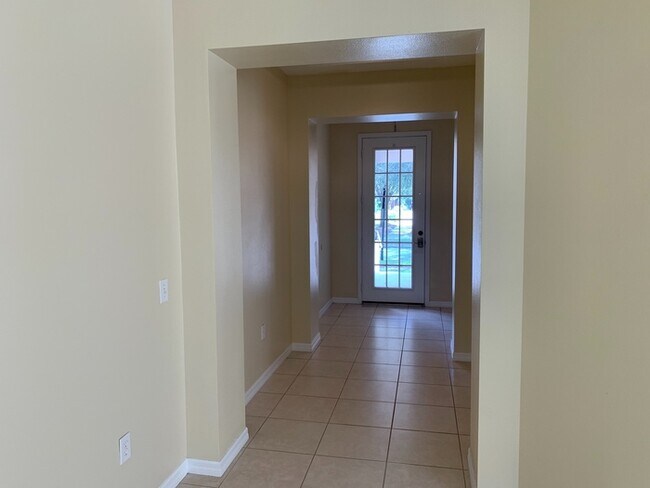 Foto del edificio - WATERS EDGE/LK NONA-8641 Bradleys Landing ...
