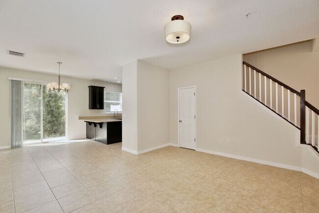 Foto del edificio - Stylish 3/2.5 Townhome with Open Floor Pla...