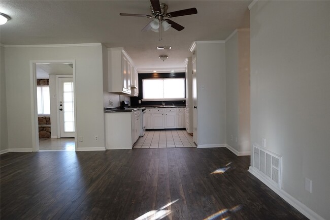 Photo - 3401 Princeton Dr House