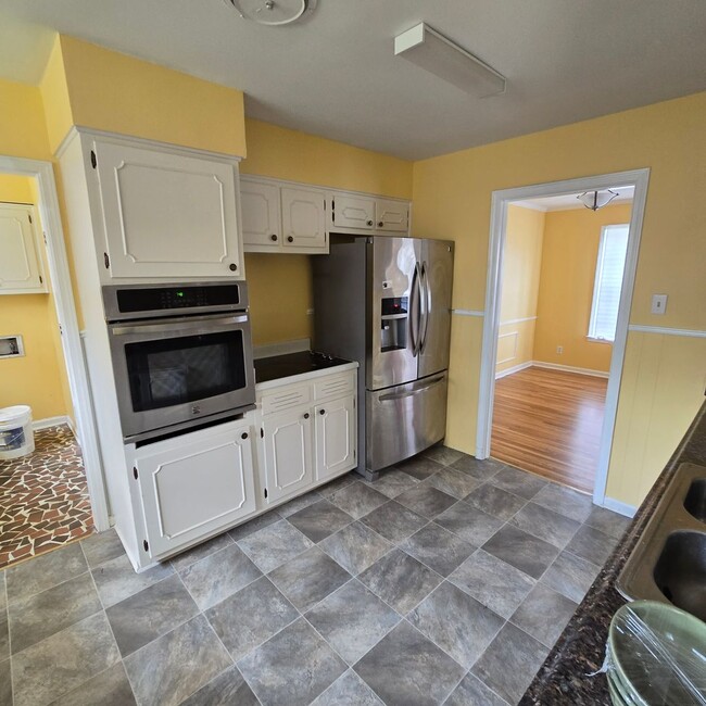 Foto del edificio - 1625 Westlawn Dr