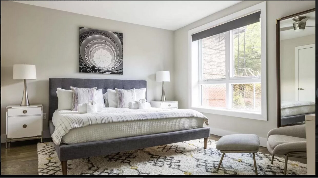 Primary Bedroom, fits King Bed - 222 1st St