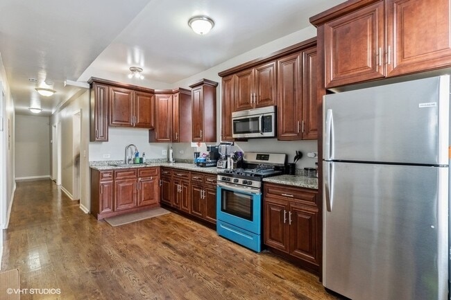 Building Photo - 4326 S Calumet Ave