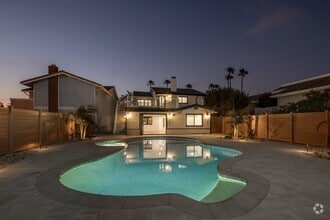 Building Photo - 2 Bahama Bend