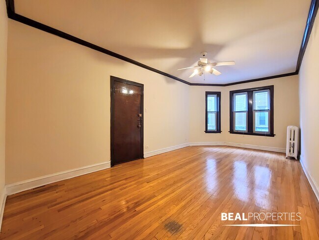 Building Photo - 4229 N Paulina St