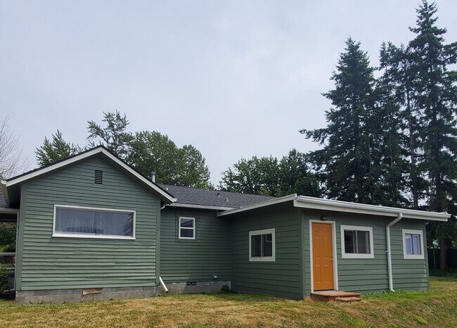 Foto del edificio - 2 Bedroom, 1 Bathroom Home with a Den for ...