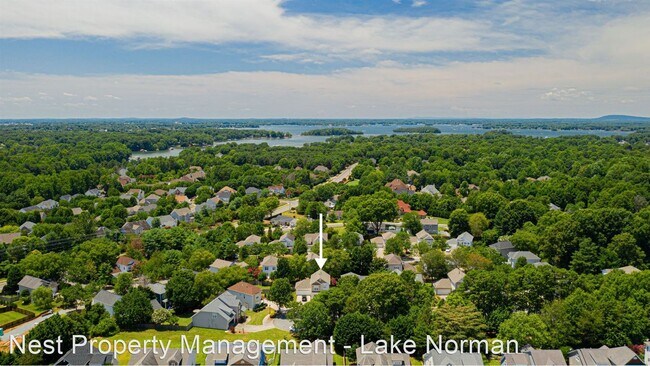 Foto del edificio - 20448 Greenway Heights Dr