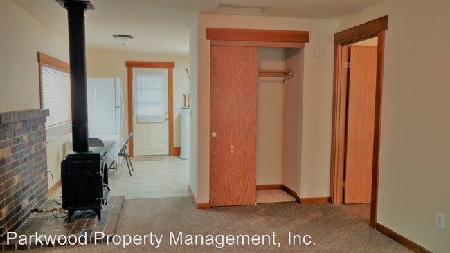 Building Photo - 1 br, 1 bath House - 7610 Burgess St W