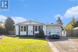 Building Photo - 1513 Queenswood Crescent