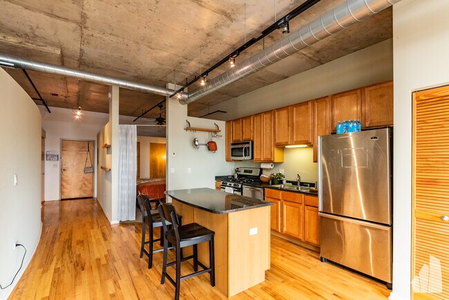 Building Photo - 6 S Laflin St