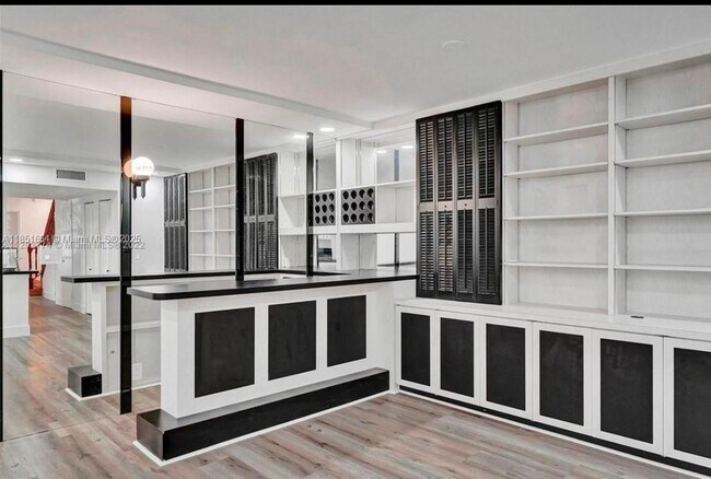 Foto del edificio - 1001 Three Islands Boulevard