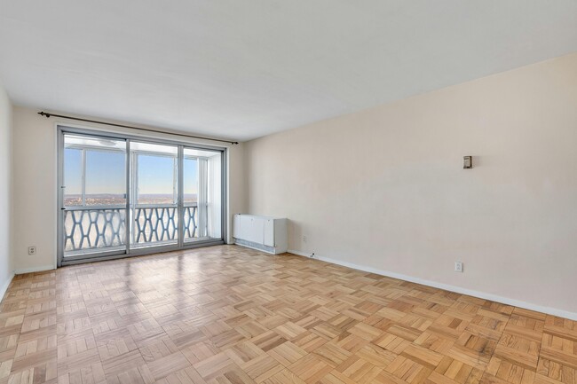 Foto del edificio - 2100 Linwood Ave