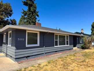 Building Photo - 3002 Hyacinth St