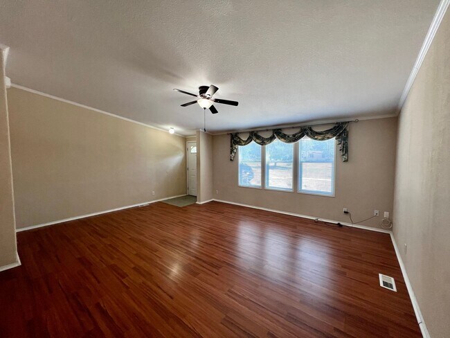 Building Photo - Live Large in This Beautiful Adkins Retreat!