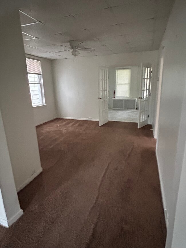Building Photo - 114 Simmons Ave