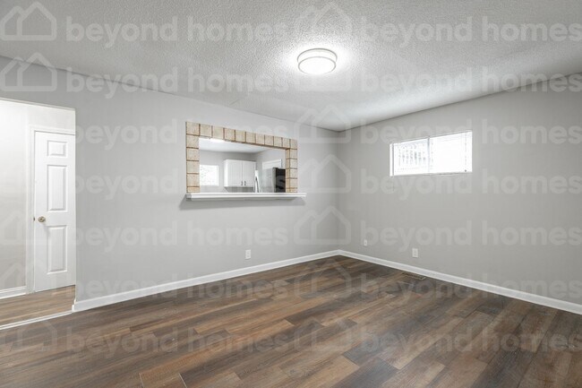 Building Photo - Lovely 3 bedroom / 1 bathroom home in Nort...