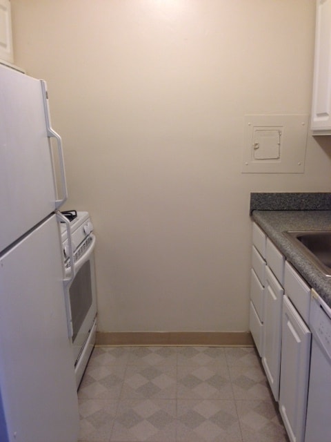 Building Photo - Price Reduction! Primely Located Studio (Utilities Included!!) on the Eighth Floor of Letterman H...