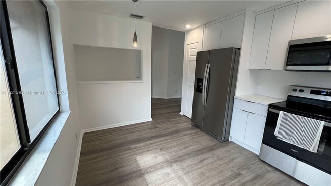 Building Photo - 5751 Coach House Cir