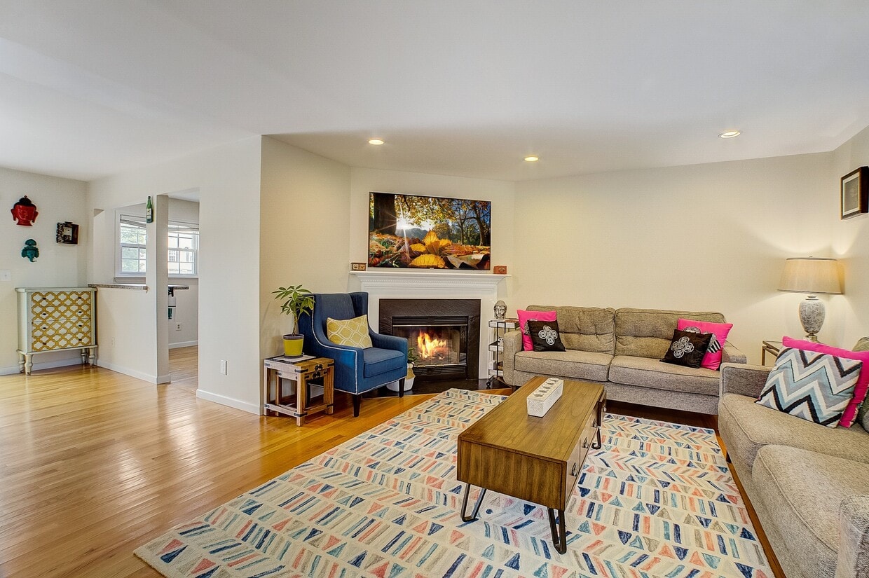 16 Castle Dr, Berkeley Heights, NJ 07922 Townhome Rentals in Berkeley Heights NJ