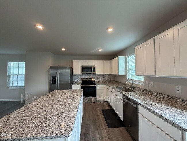 Building Photo - 489 Autumn Moon Dr