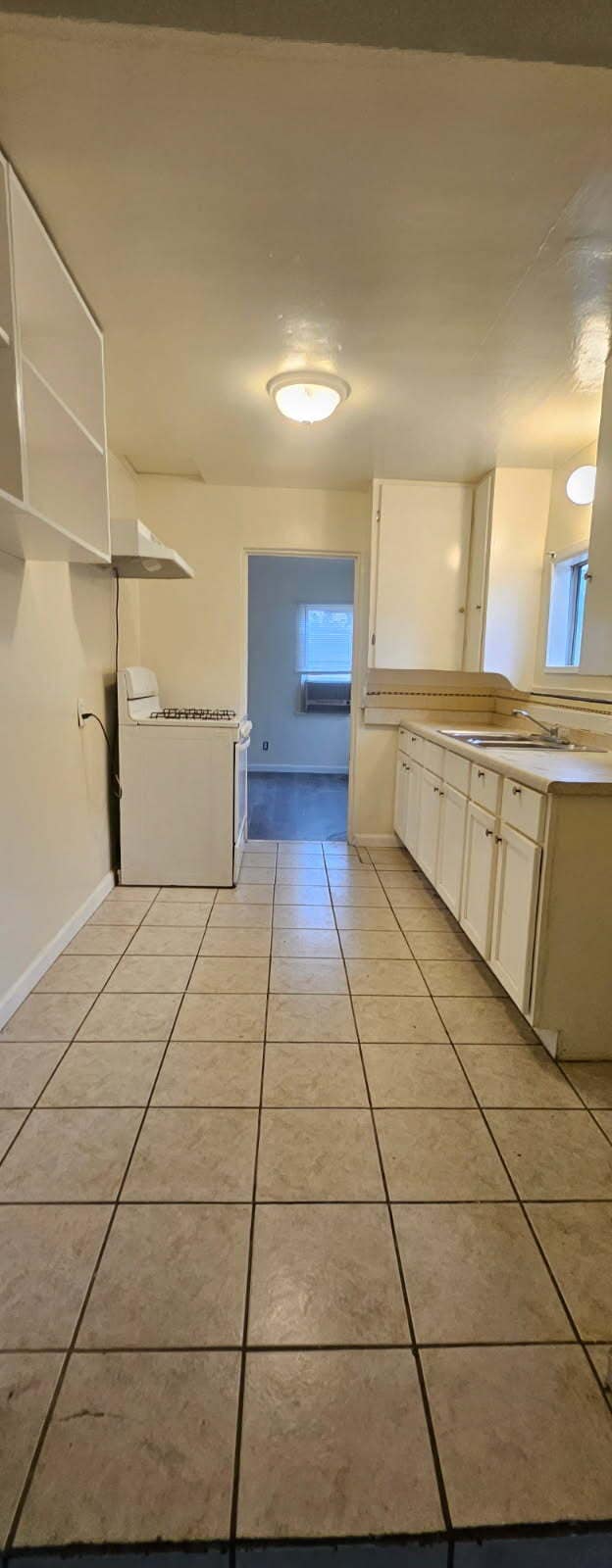 Building Photo - 300 Linda Vista Dr