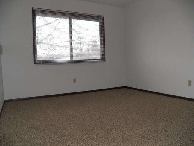 Building Photo - 830 Bridgit Ln