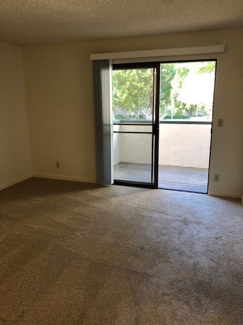 Foto del edificio - 609 San Conrado Ter