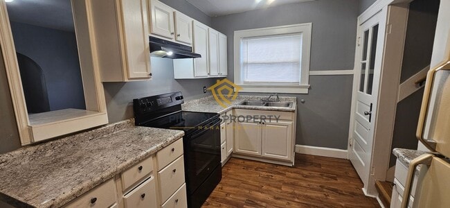 Building Photo - 44-46 S Ewing St