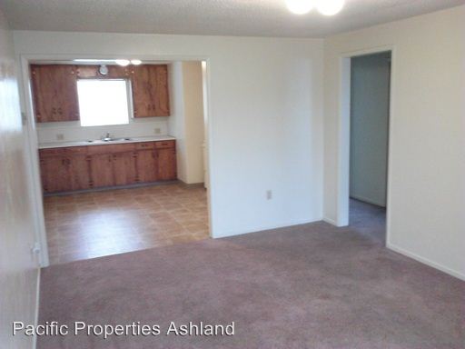 Building Photo - 35 Alida St
