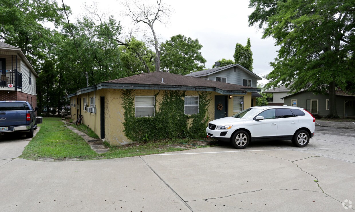Building Photo - 823 W Saint Augustine St