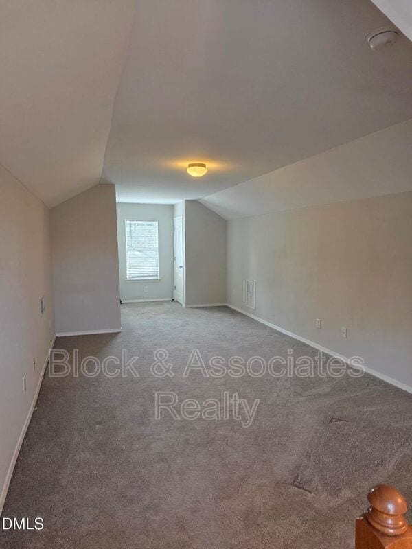 Foto del edificio - 8208 Stone Cellar Dr