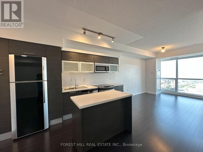 Photo du bâtiment - 386-4386 Yonge St