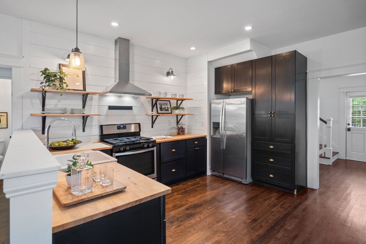 Foto principal - 3706 Hilltop Ln