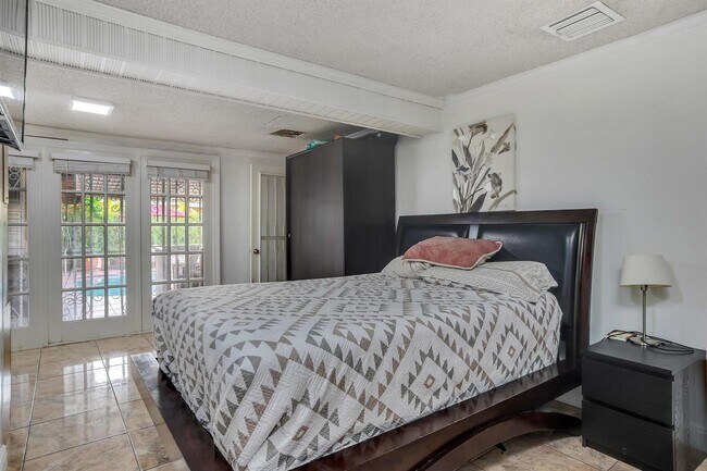 Dormitorio principal - 5931 NW 5th St