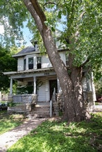 Building Photo - 958 15th Ave SE