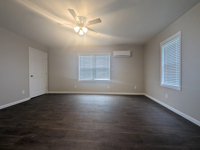 Foto del edificio - 508 Cherry Ln