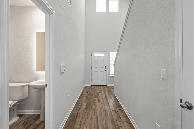 Foto del edificio - 6309 Night Chinook Dr